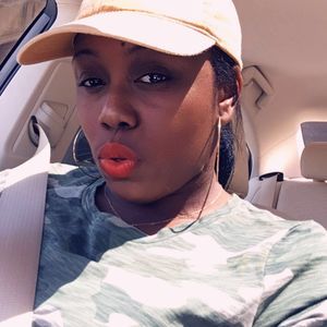 Meet your Posher, Monique